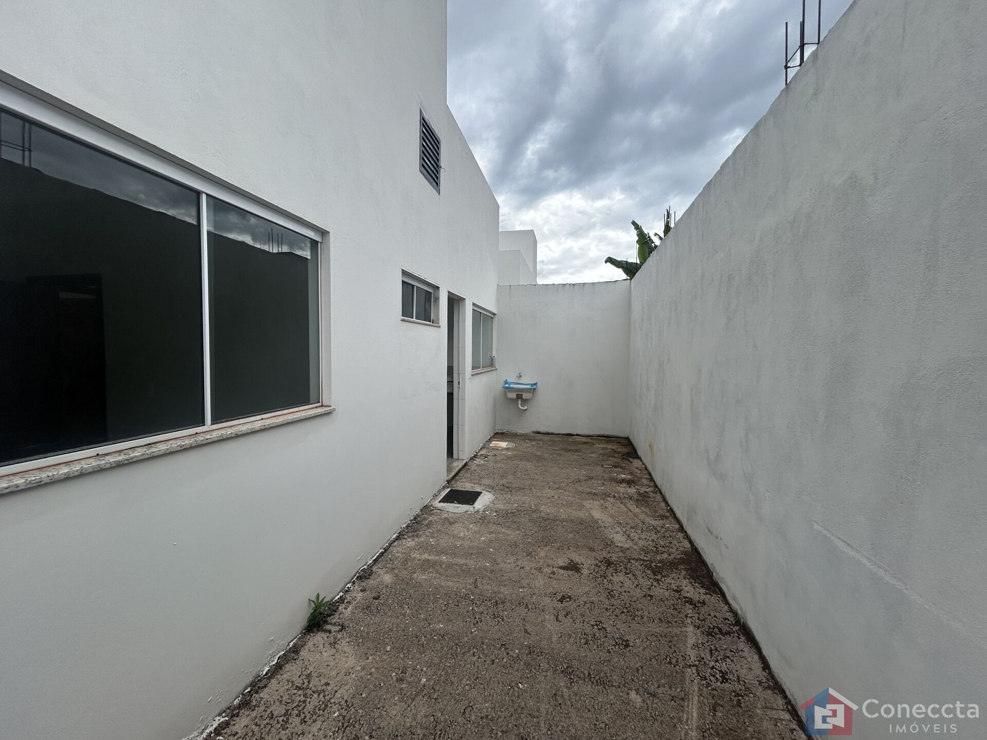 Casa à venda com 2 quartos, 60m² - Foto 5