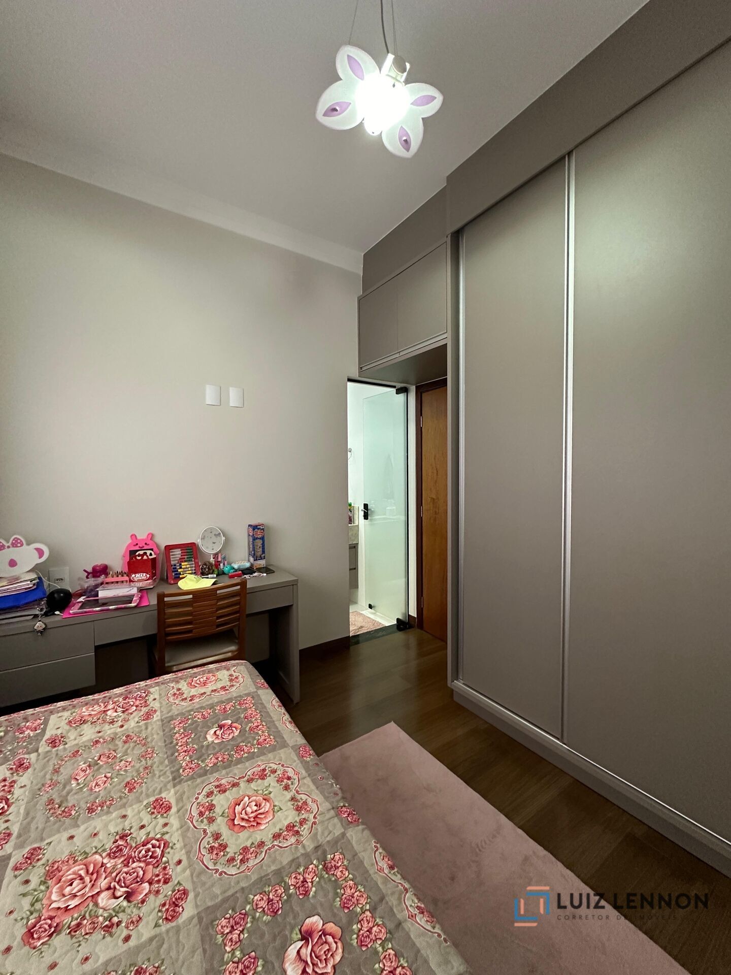 Casa à venda com 3 quartos, 310m² - Foto 12