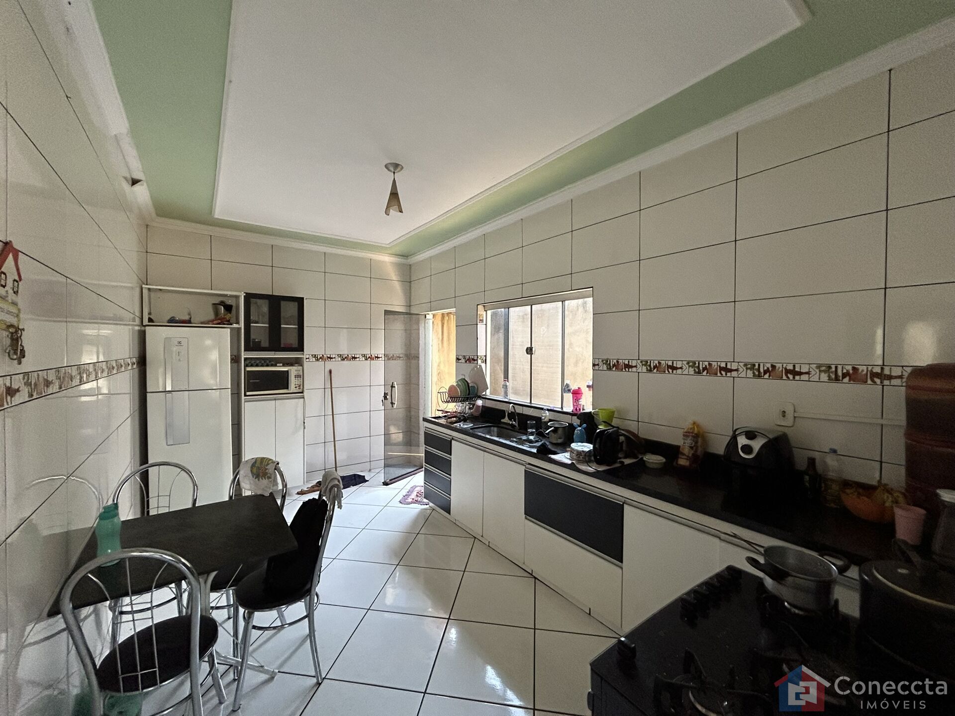 Casa à venda com 4 quartos, 90m² - Foto 4