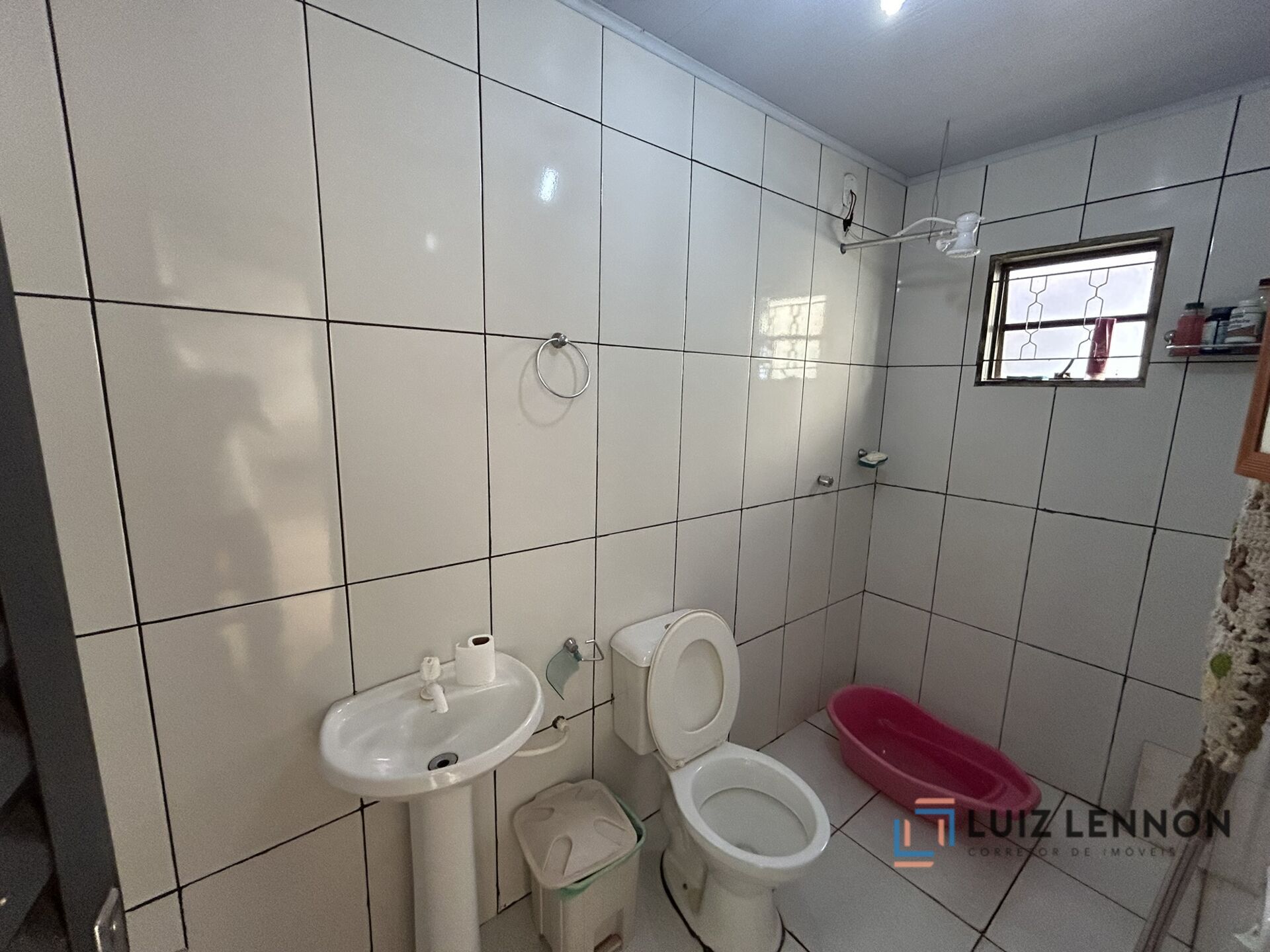 Casa à venda com 4 quartos, 90m² - Foto 18