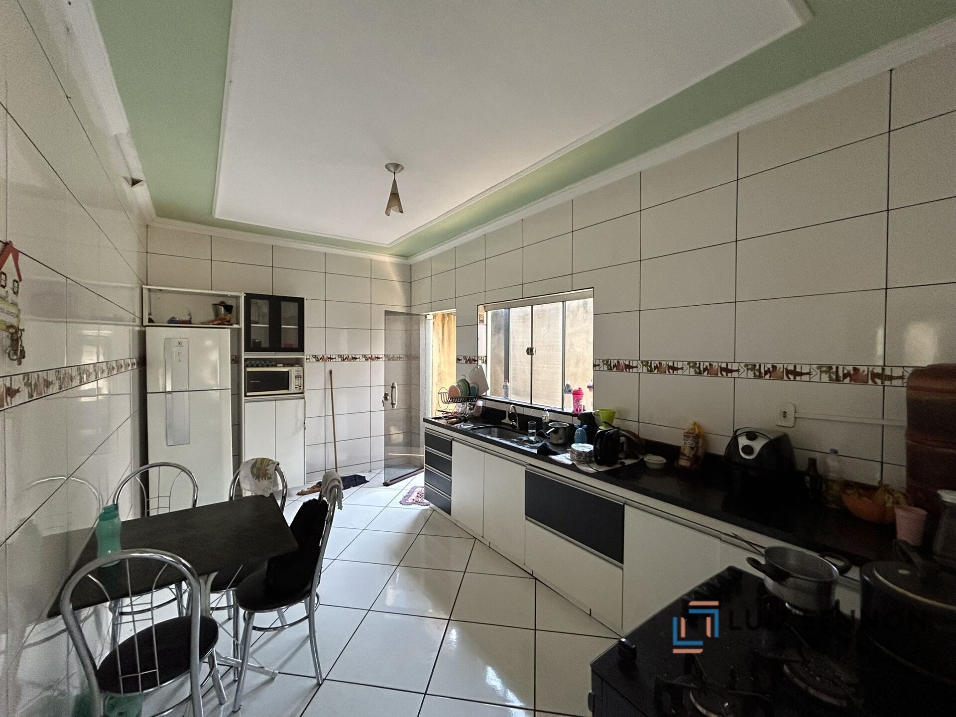 Casa à venda com 4 quartos, 90m² - Foto 4