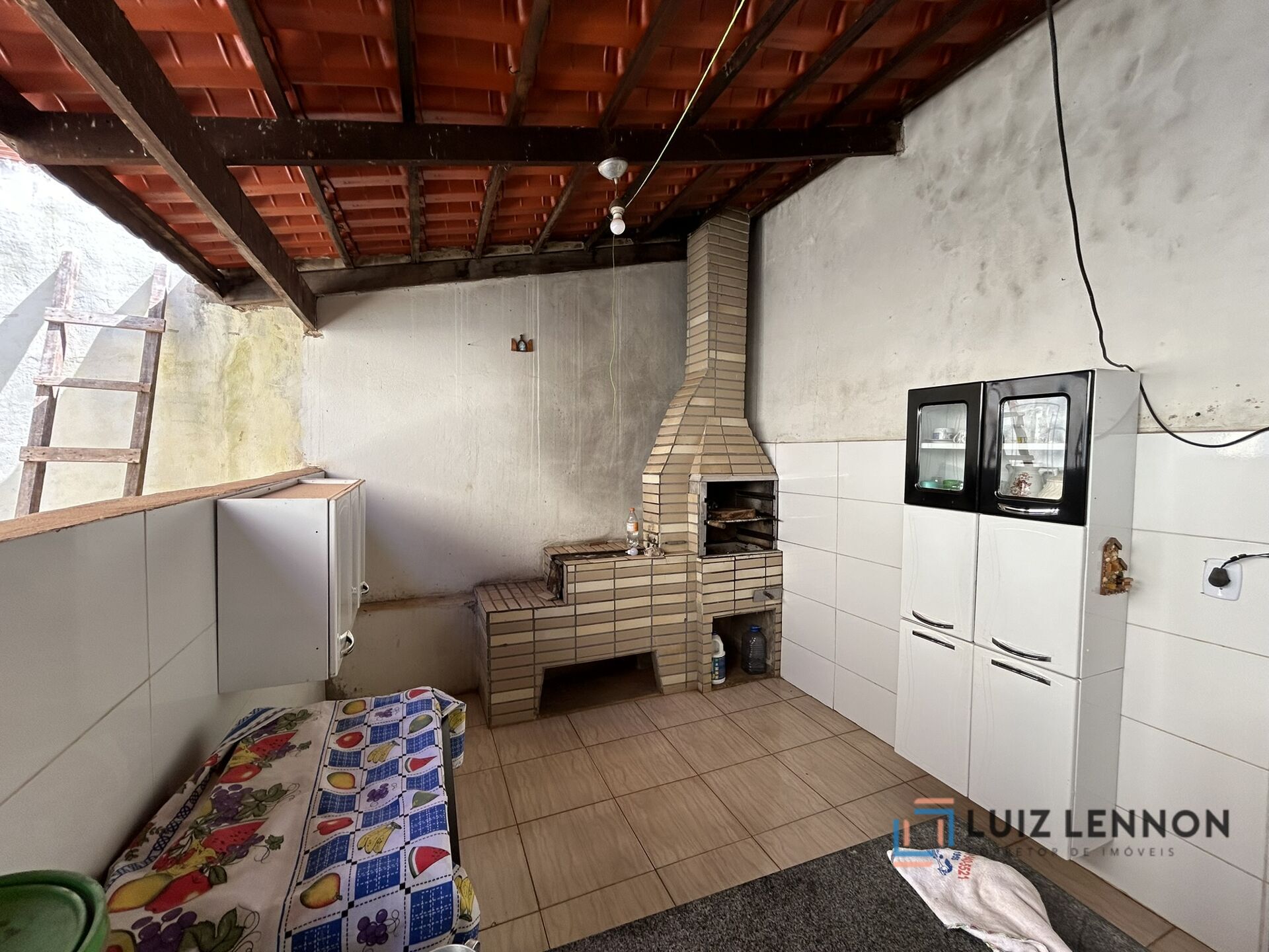 Casa à venda com 4 quartos, 90m² - Foto 15