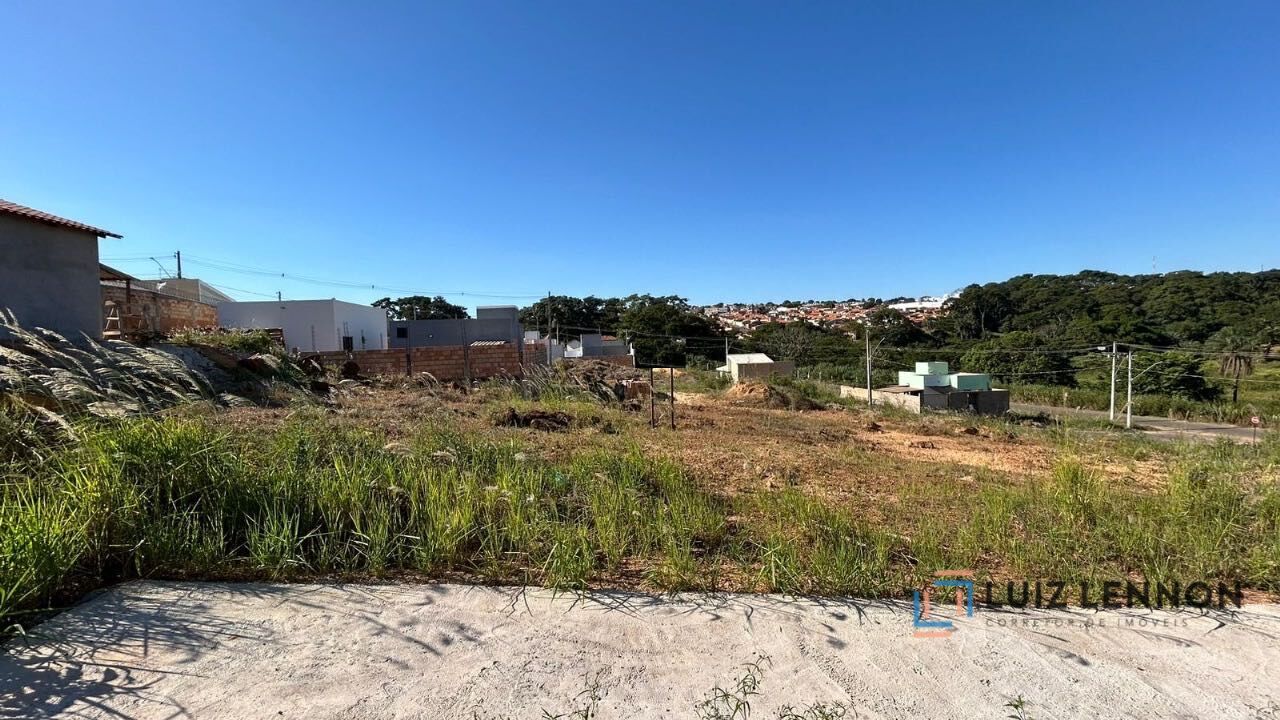 Terreno à venda, 200m² - Foto 1