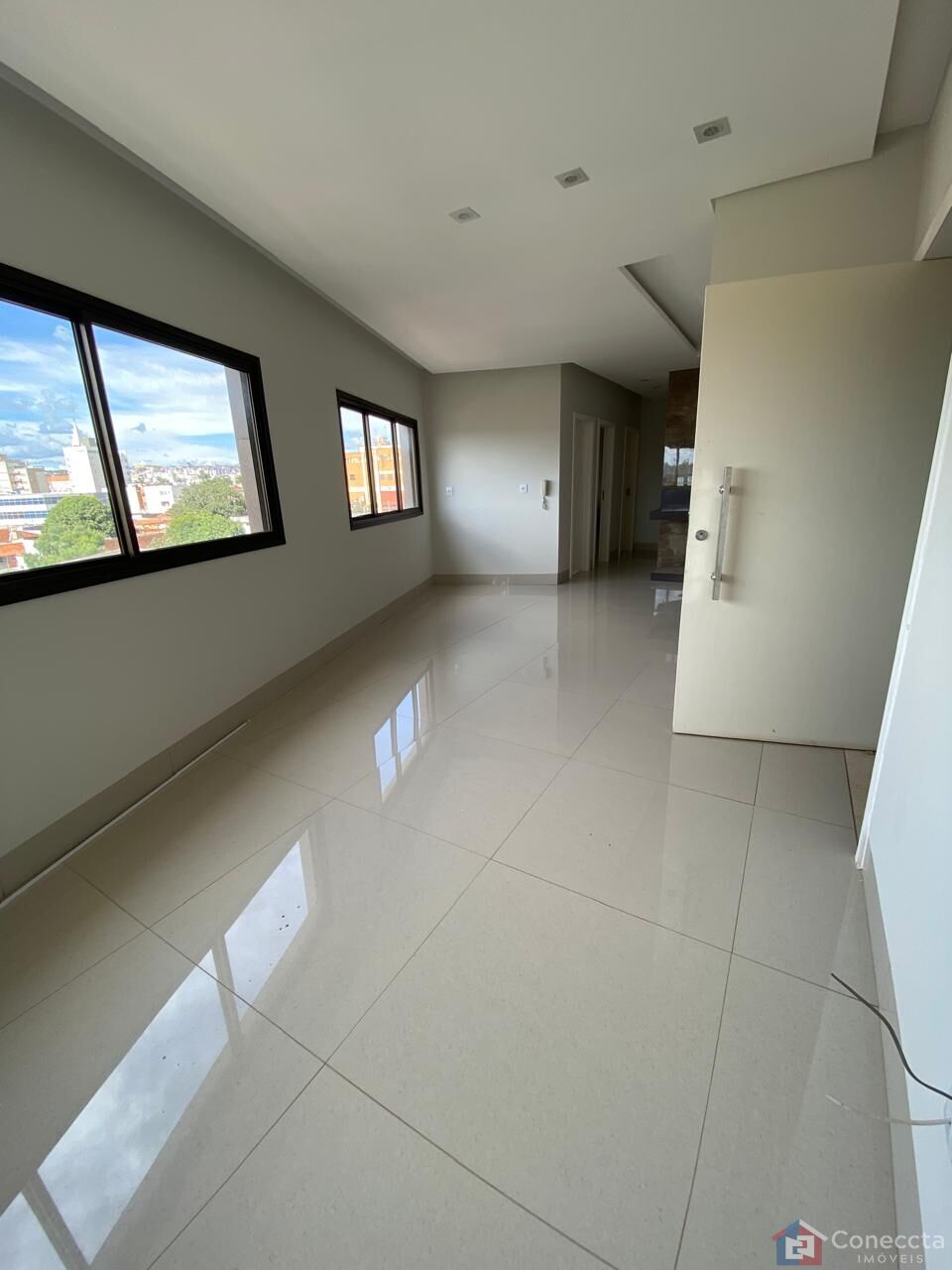 Apartamento à venda com 2 quartos, 69m² - Foto 2