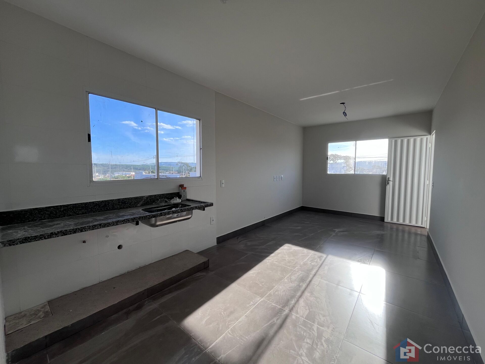 Apartamento à venda com 2 quartos, 74m² - Foto 1