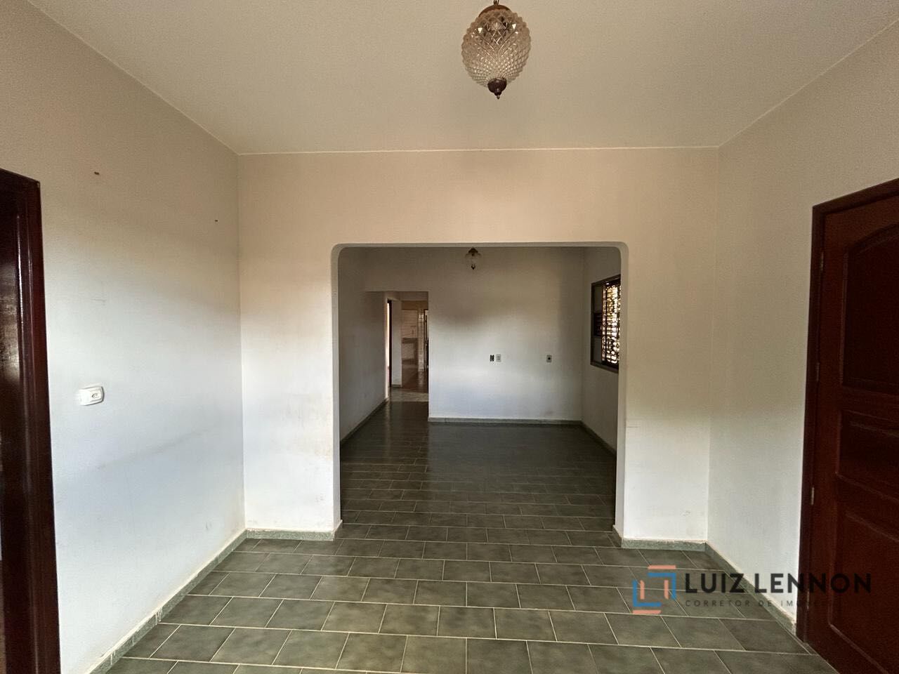 Casa à venda com 4 quartos, 176m² - Foto 3