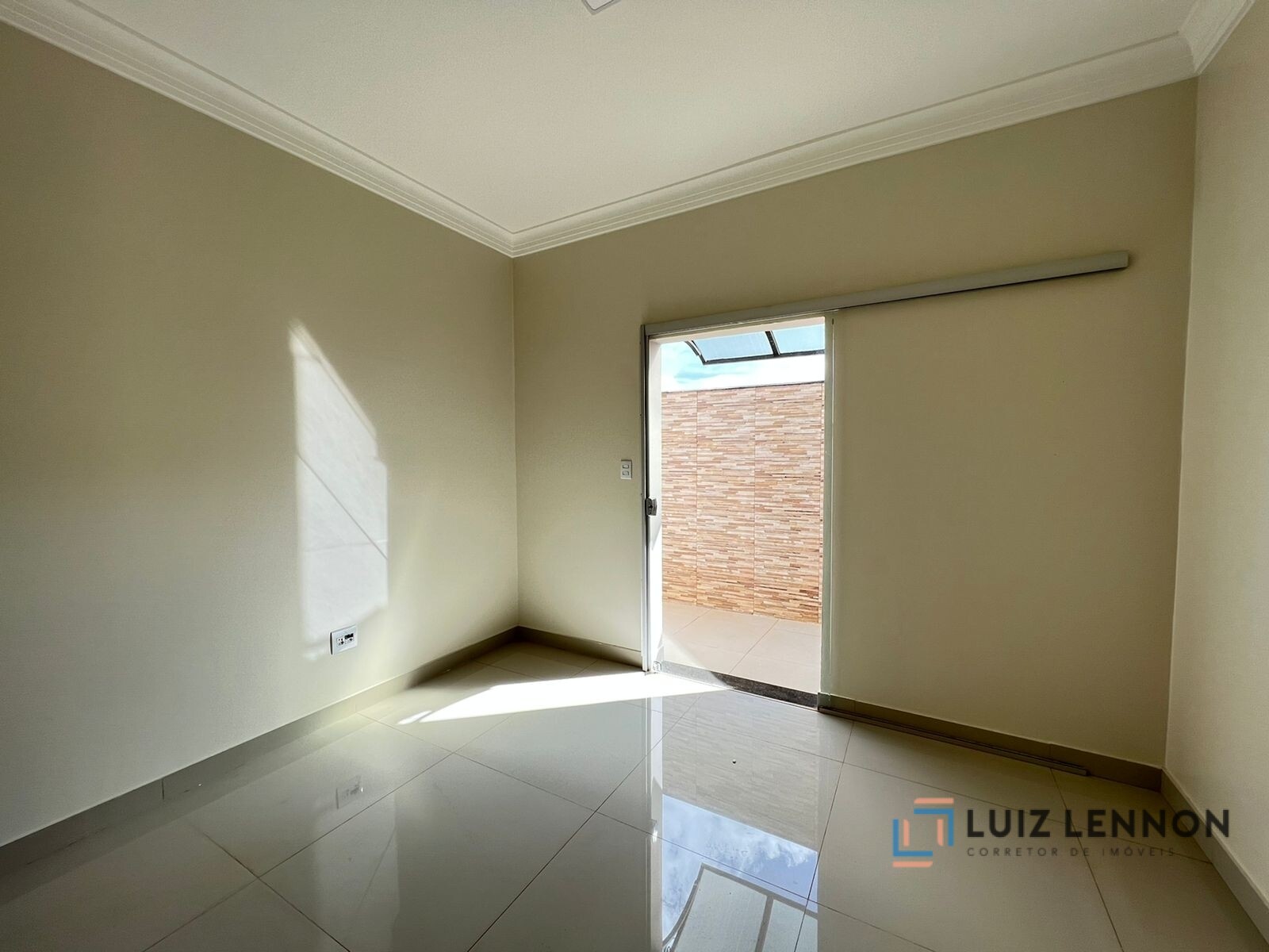 Casa à venda com 4 quartos, 360m² - Foto 2