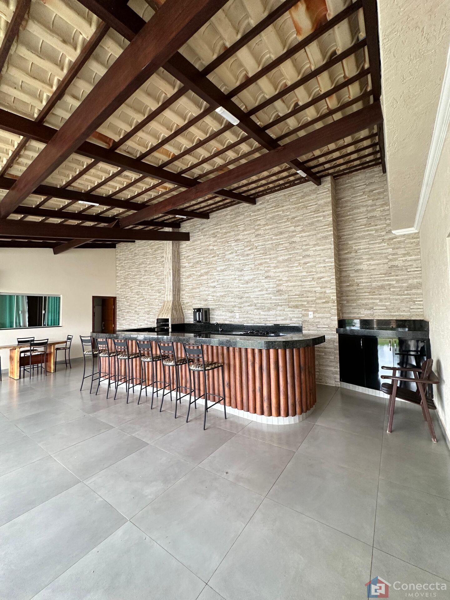 Casa à venda com 3 quartos, 269m² - Foto 1