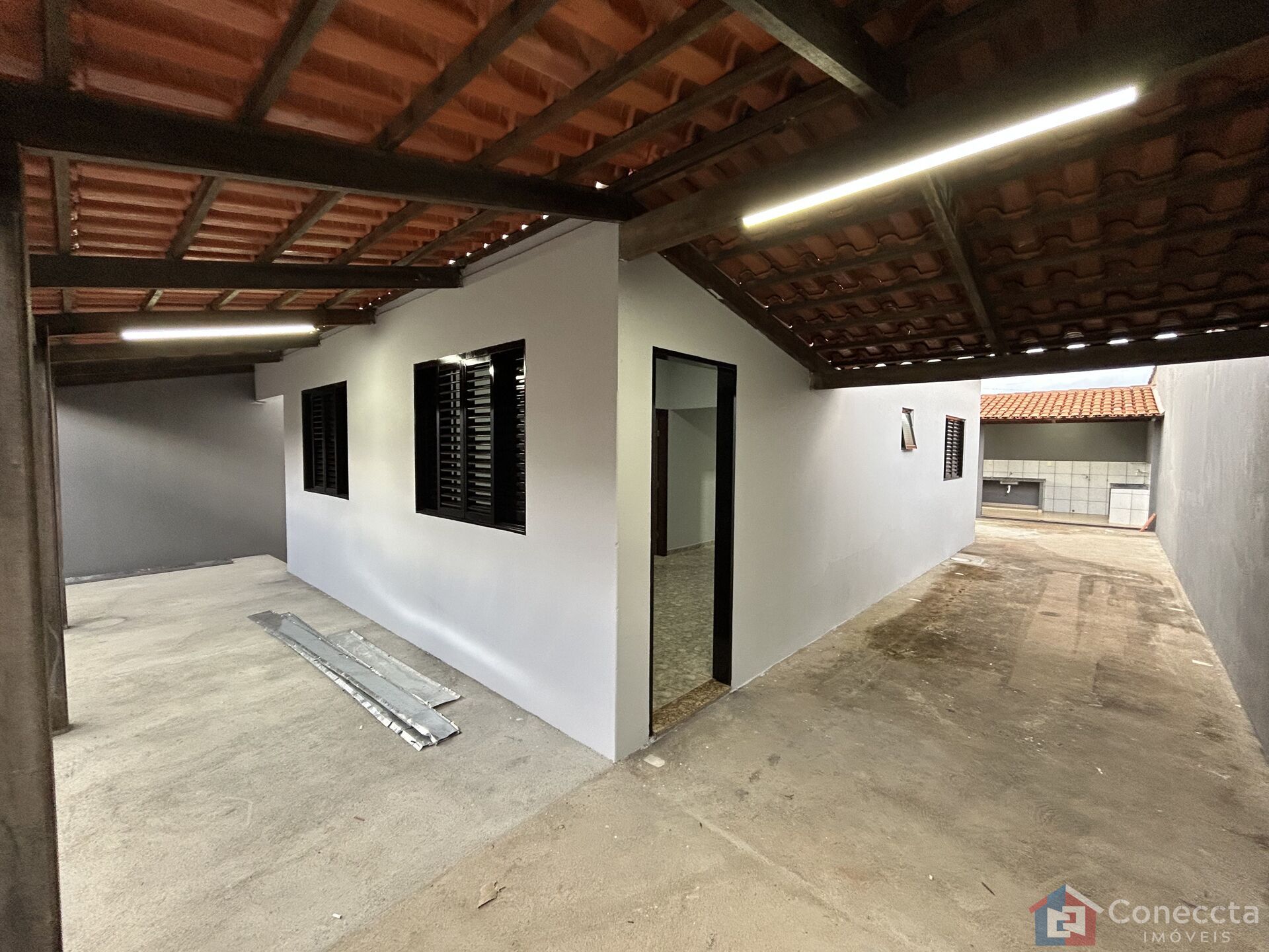 Casa à venda com 2 quartos, 88m² - Foto 2