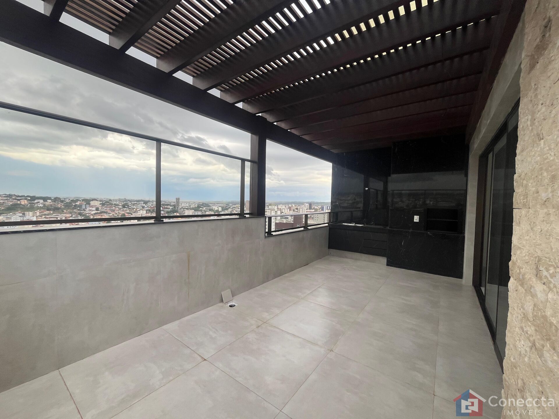 Cobertura à venda com 4 quartos, 200m² - Foto 1