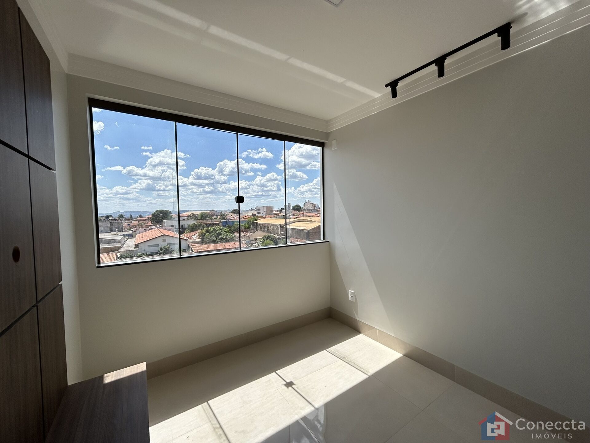 Apartamento à venda com 2 quartos, 70m² - Foto 4