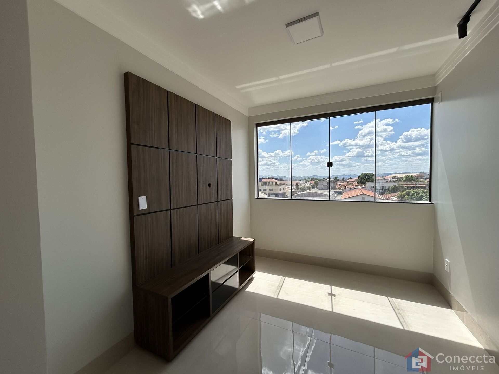 Apartamento à venda com 2 quartos, 70m² - Foto 2