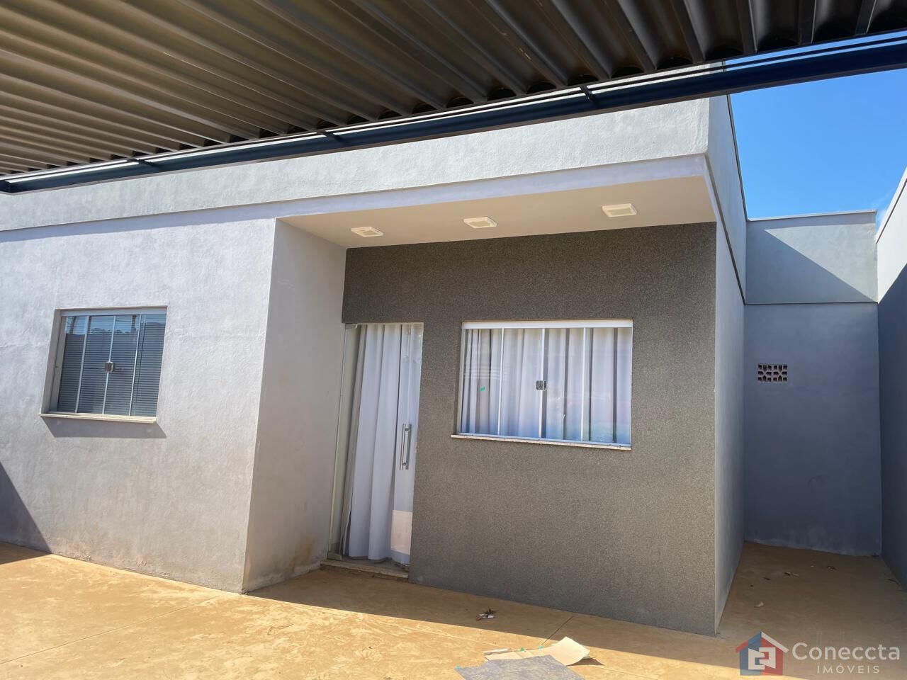 Casa à venda com 2 quartos, 70m² - Foto 1