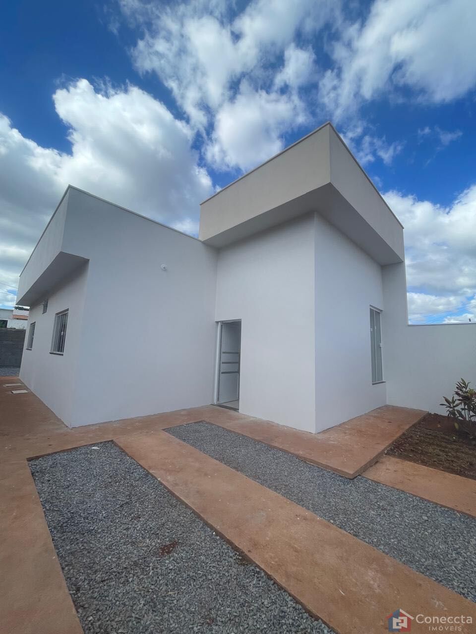 Casa à venda com 2 quartos, 68m² - Foto 1