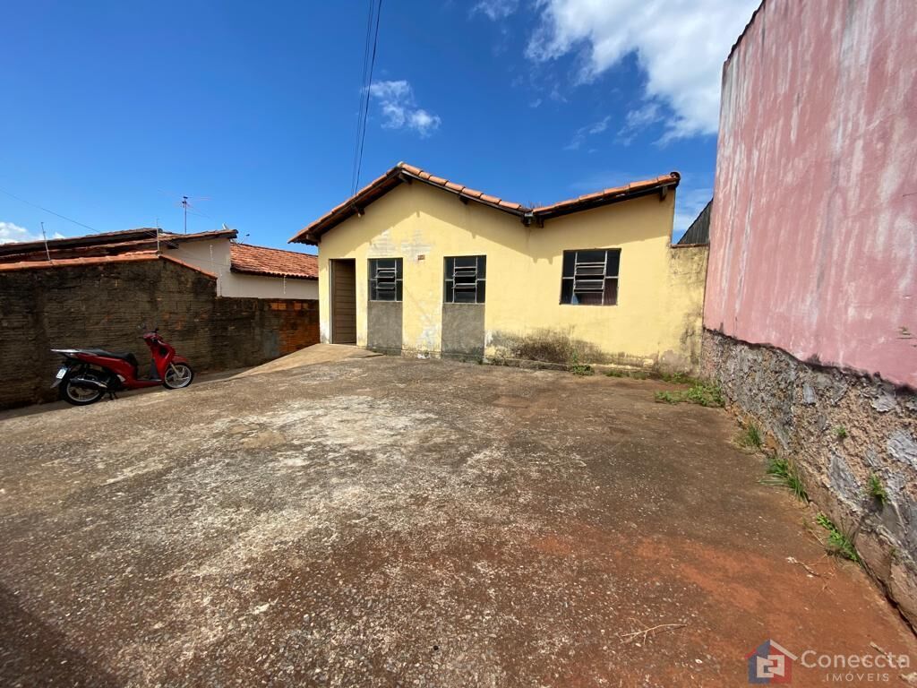 Casa à venda com 2 quartos, 59m² - Foto 1