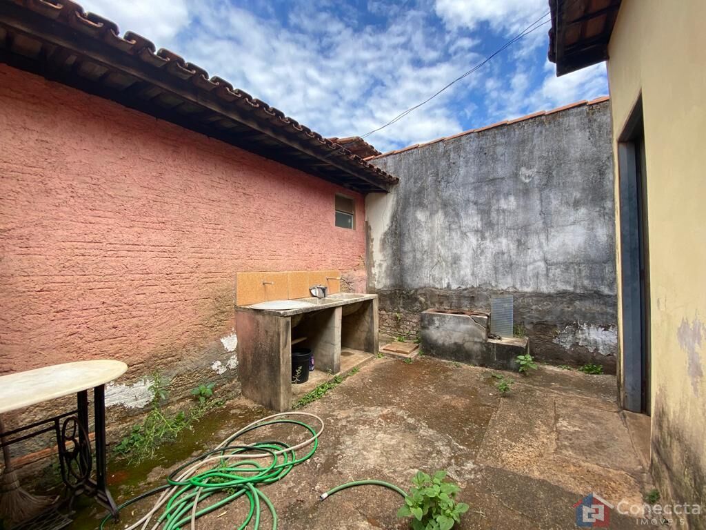 Casa à venda com 2 quartos, 59m² - Foto 9