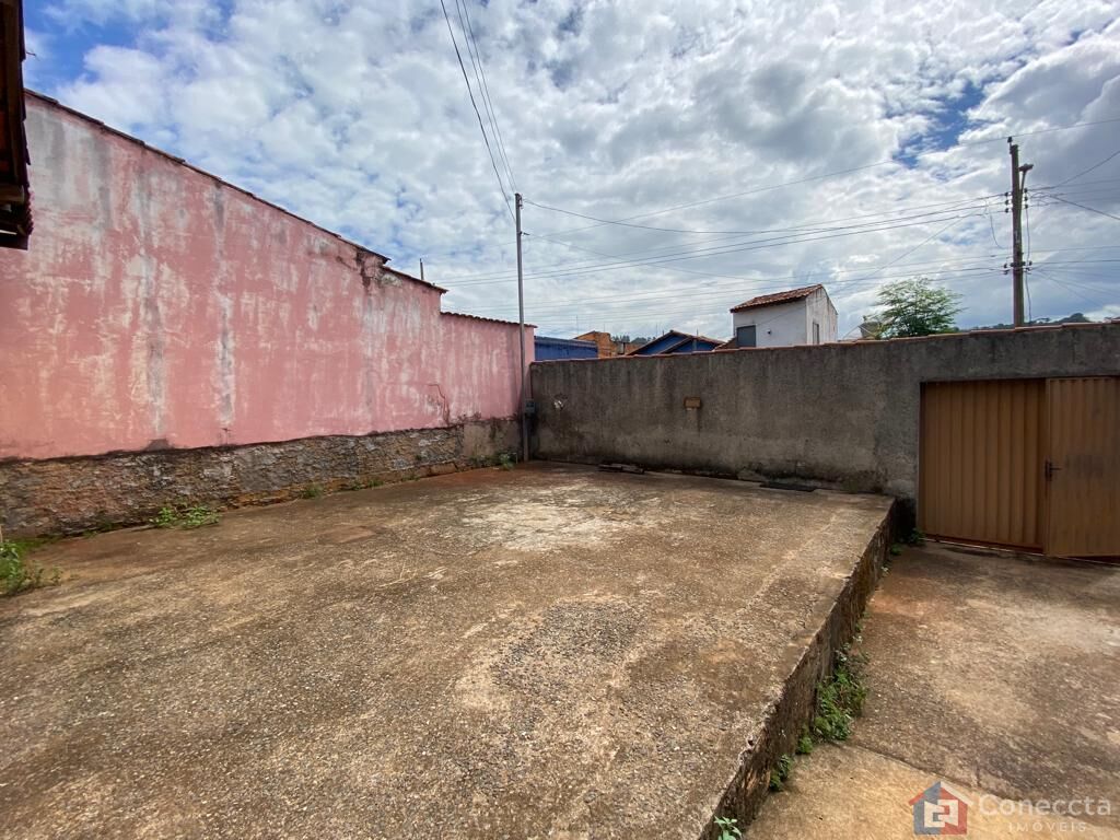 Casa à venda com 2 quartos, 59m² - Foto 2