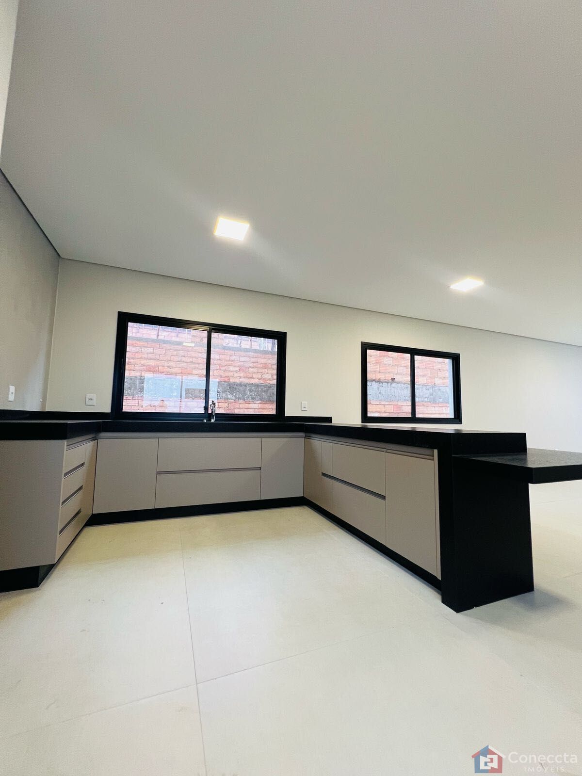 Apartamento à venda com 3 quartos, 151m² - Foto 2