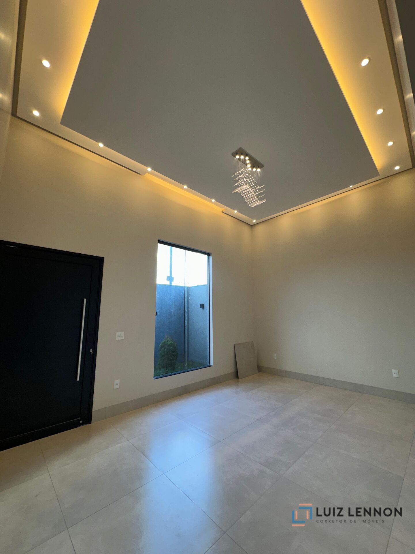 Casa à venda com 3 quartos, 186m² - Foto 1