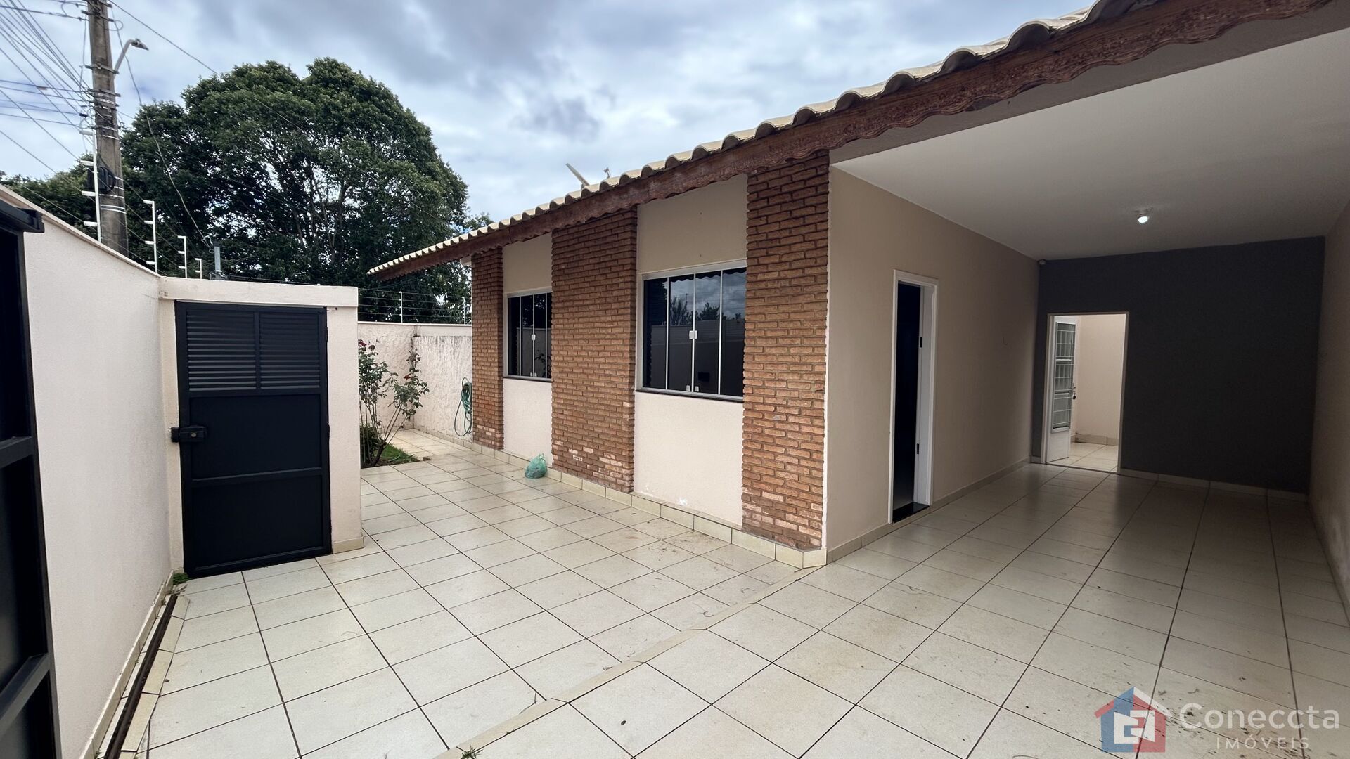 Casa para Alugar no Bairro Nossa Senhora das Graças em Patos de Minas com 3 Quartos e Suíte