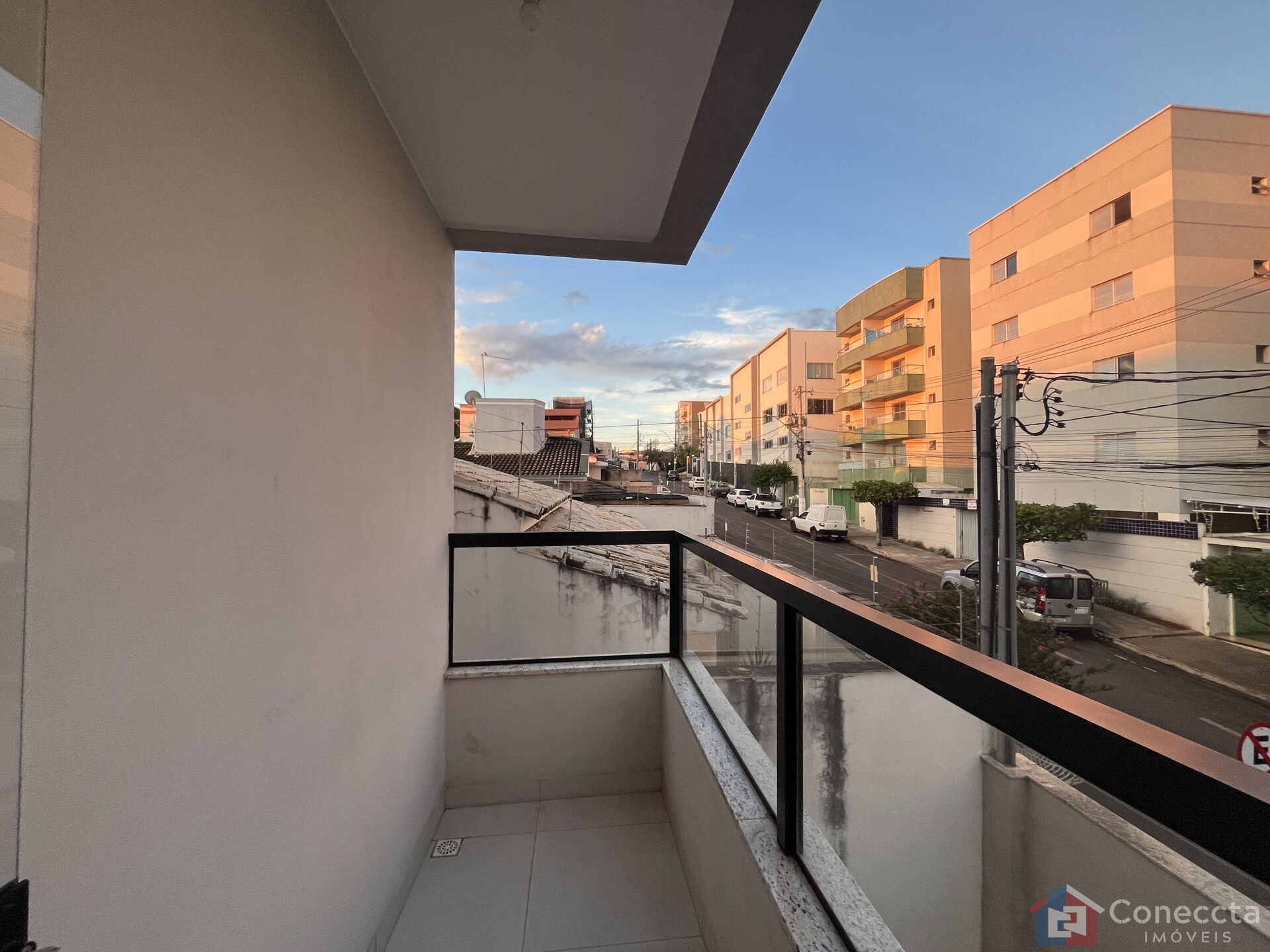 Apartamento à venda com 2 quartos, 64m² - Foto 2