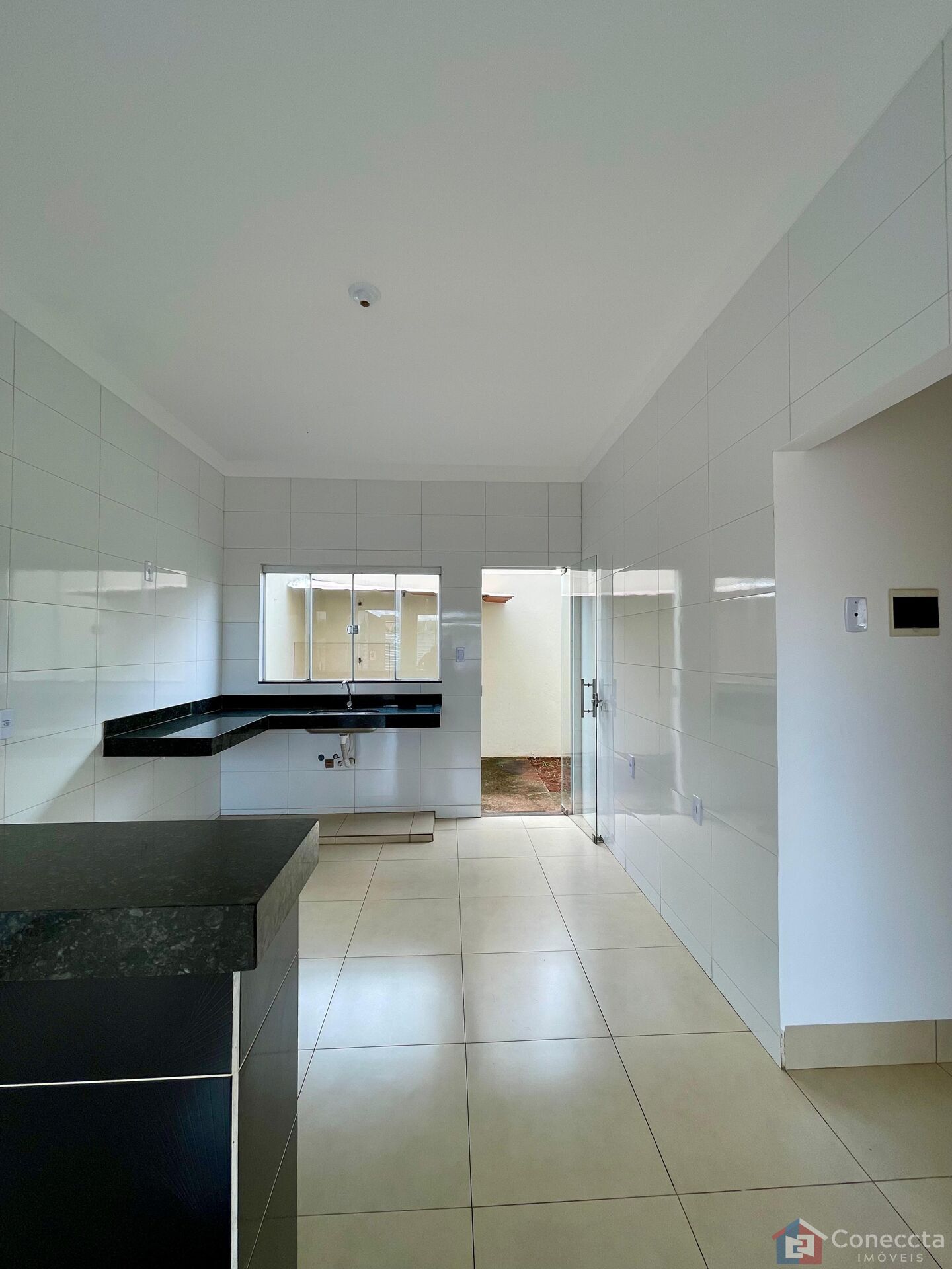 Casa à venda com 2 quartos, 52m² - Foto 1