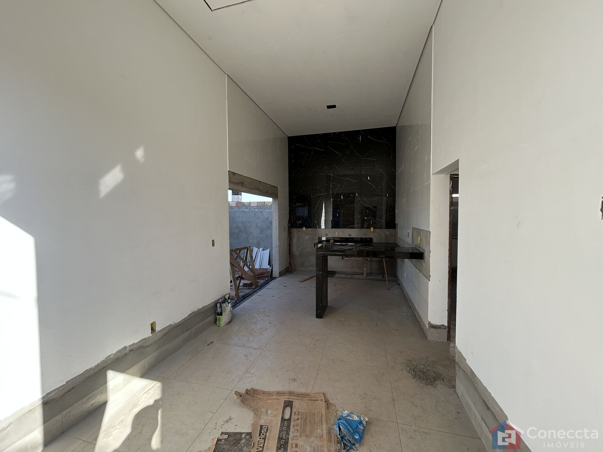 Casa à venda com 2 quartos, 54m² - Foto 2