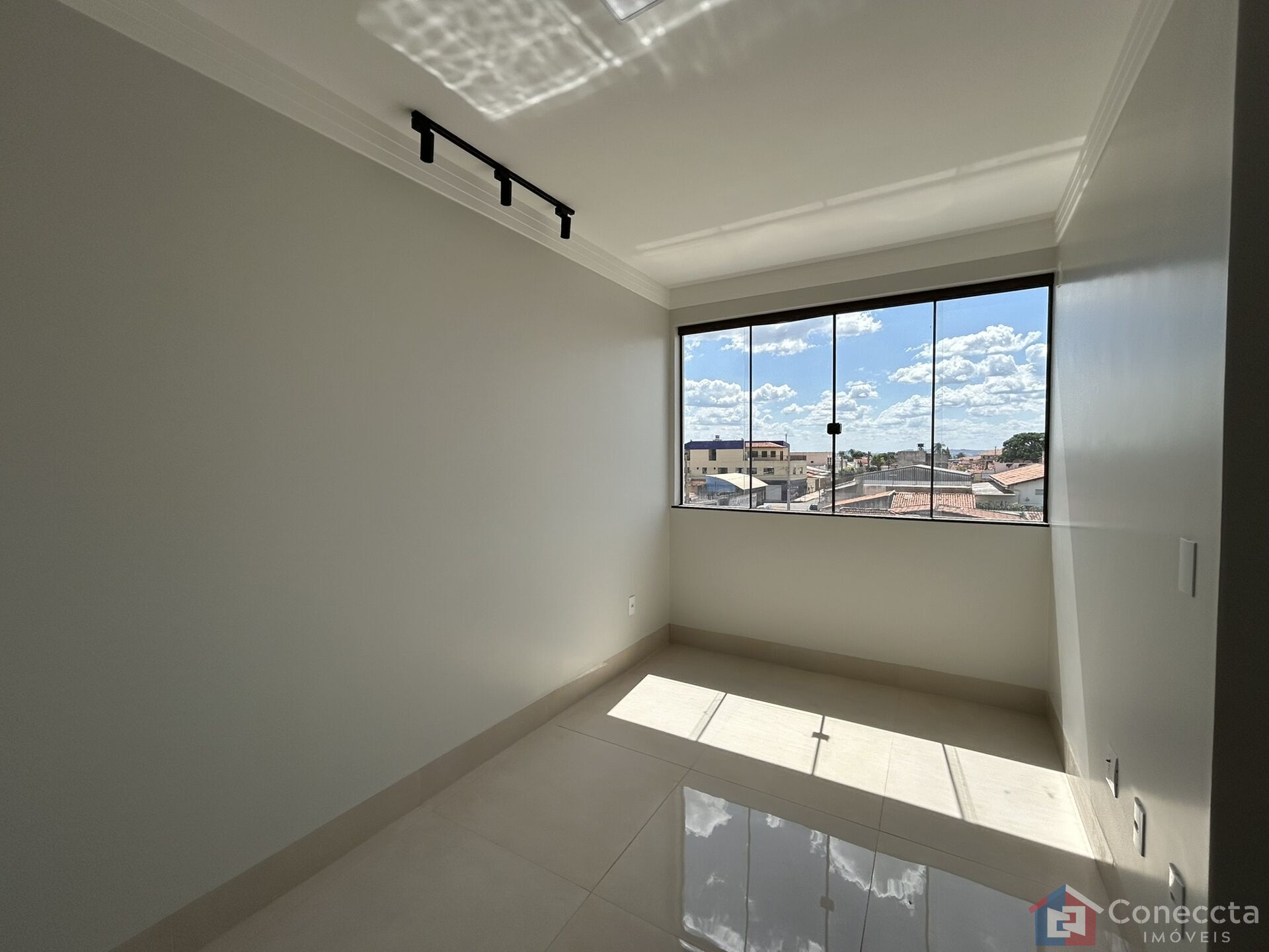 Apartamento à venda com 2 quartos, 70m² - Foto 1