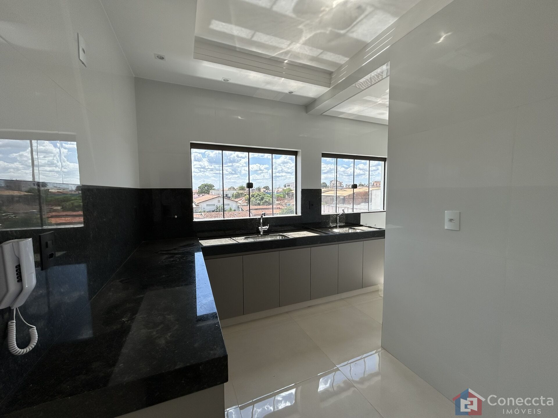 Apartamento à venda com 2 quartos, 70m² - Foto 4