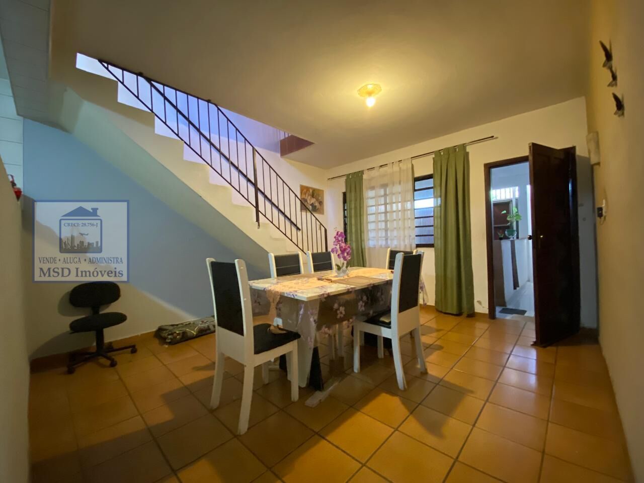 Sobrado à venda com 3 quartos, 200m² - Foto 2