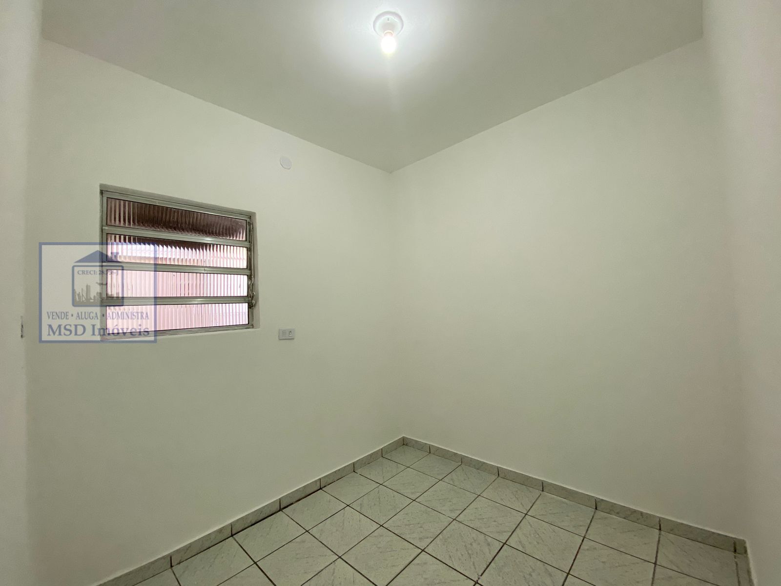 Casa para alugar com 2 quartos, 50m² - Foto 17