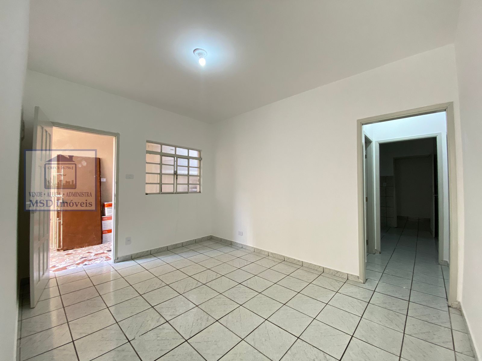 Casa para alugar com 2 quartos, 50m² - Foto 3