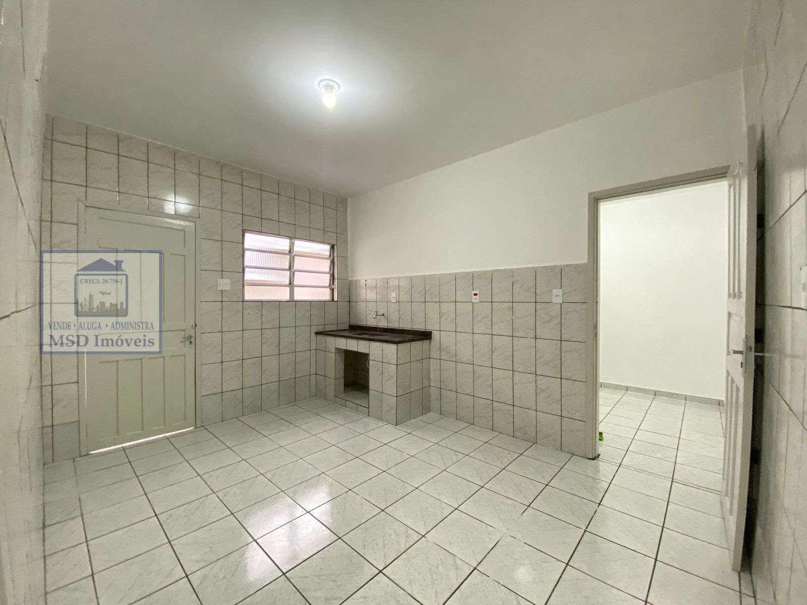 Casa para alugar com 2 quartos, 50m² - Foto 13