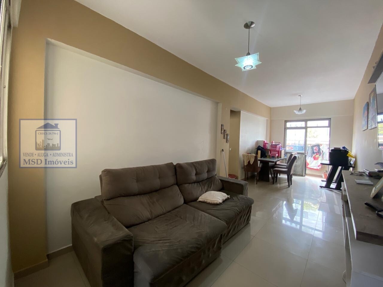 Apartamento à venda com 3 quartos, 97m² - Foto 1