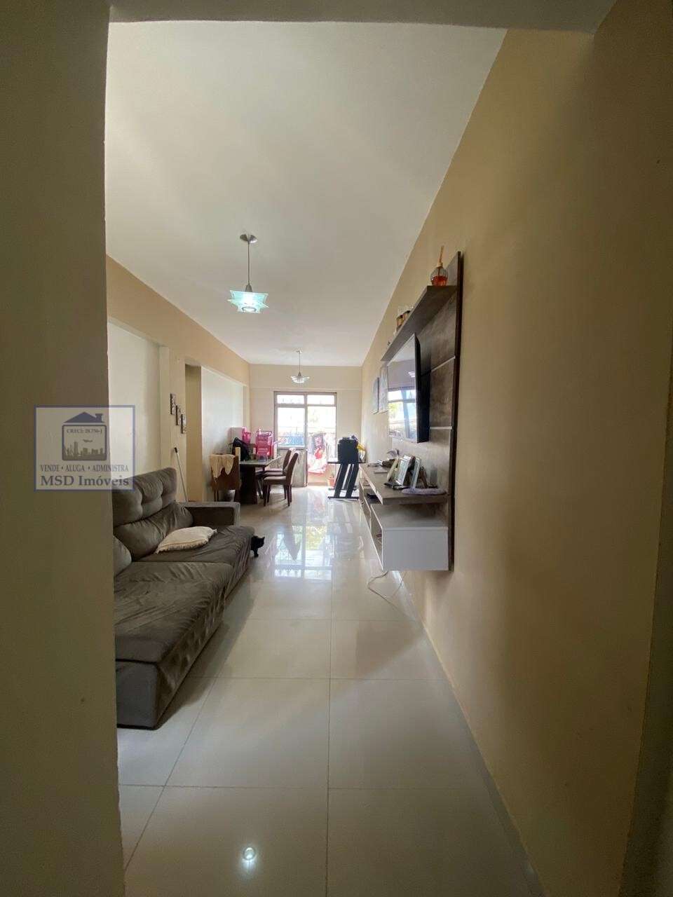 Apartamento à venda com 3 quartos, 97m² - Foto 2