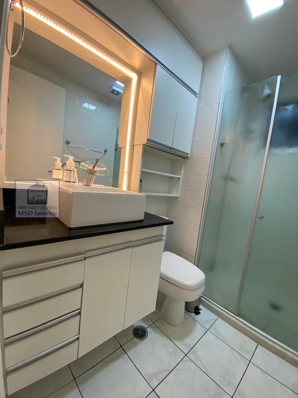 Apartamento para alugar com 2 quartos, 64m² - Foto 20