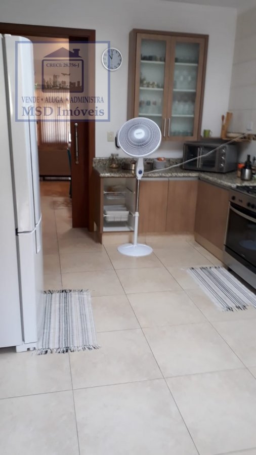 Casa à venda com 3 quartos, 260m² - Foto 5