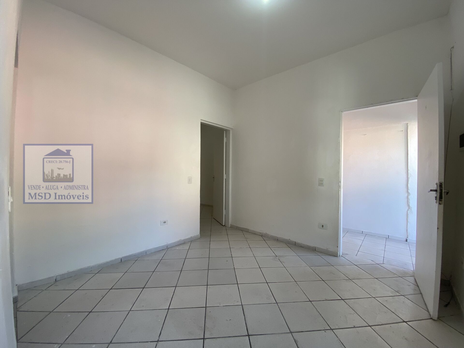 Casa para alugar com 2 quartos, 50m² - Foto 2