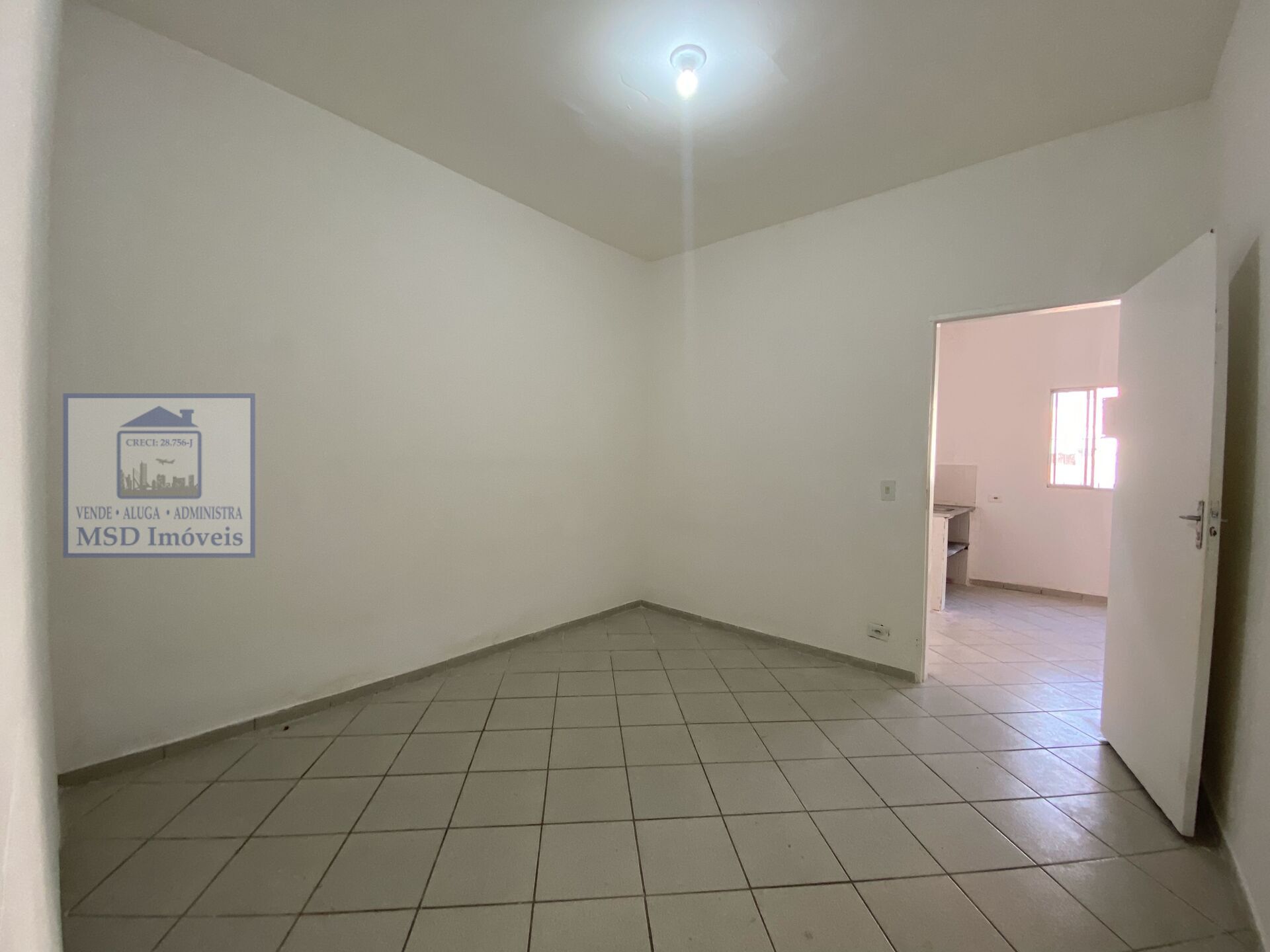 Casa para alugar com 2 quartos, 50m² - Foto 13