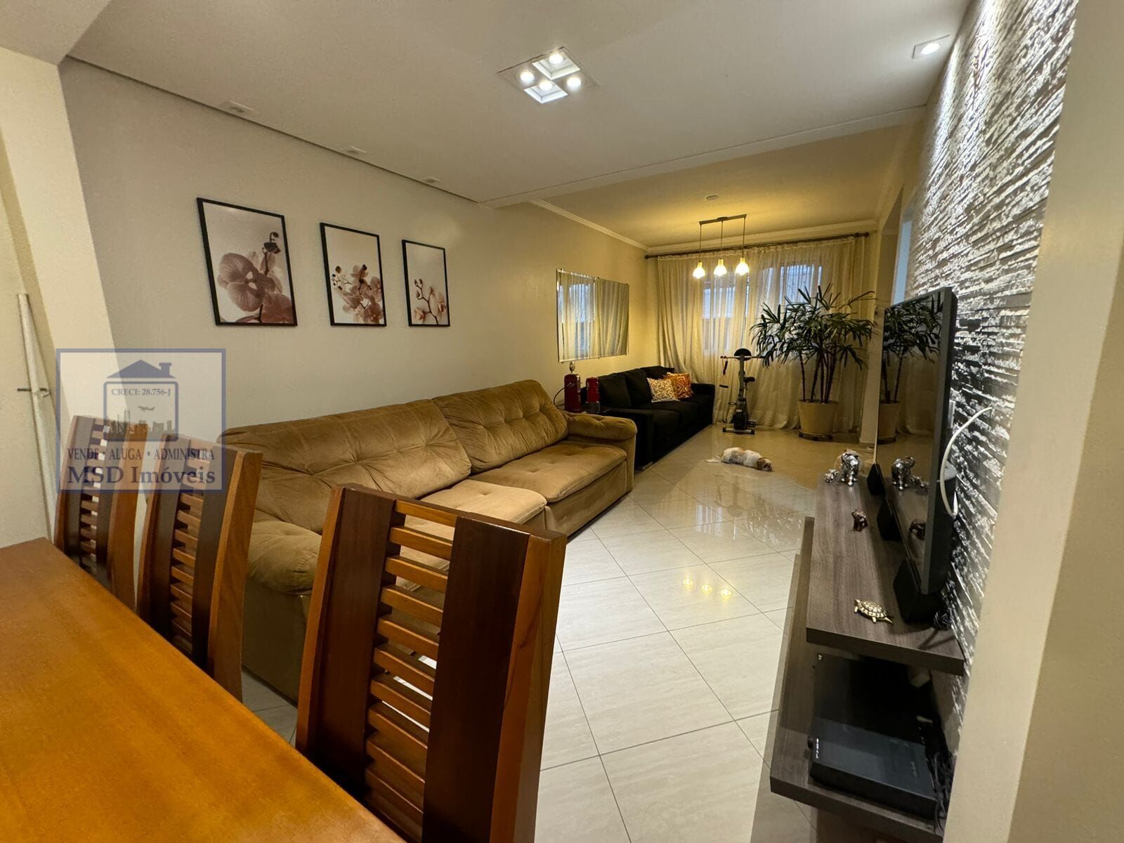 Sobrado à venda com 4 quartos, 185m² - Foto 1