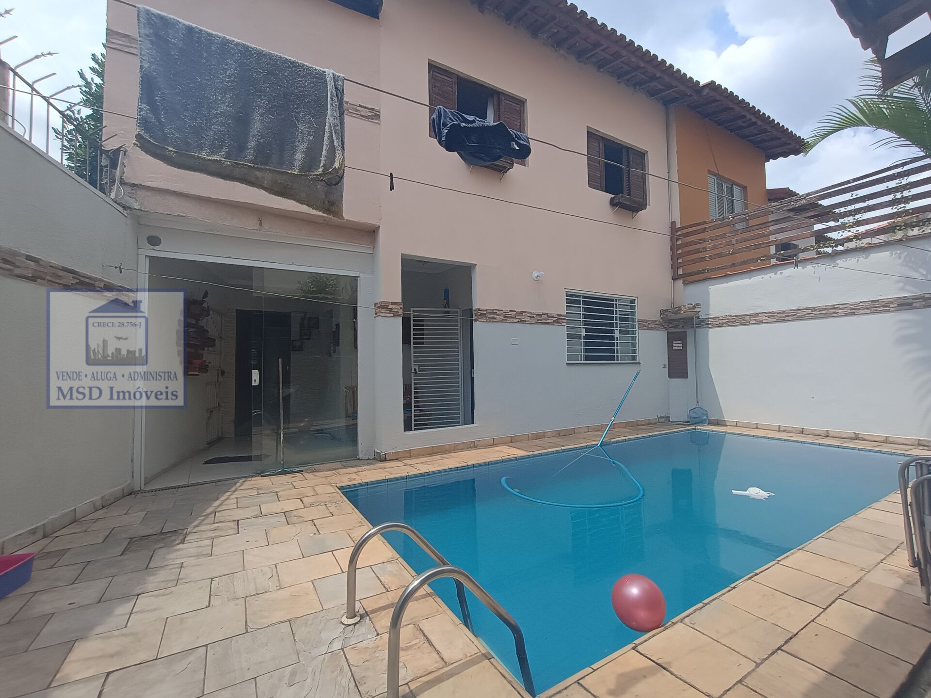 Sobrado à venda com 4 quartos, 124m² - Foto 1