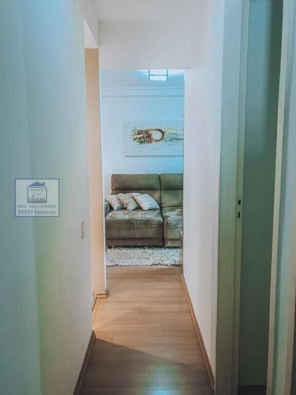 Apartamento à venda com 3 quartos, 61m² - Foto 2