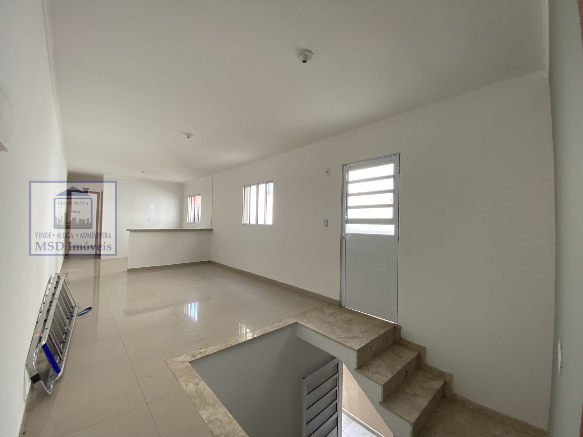 Casa à venda com 2 quartos, 67m² - Foto 1