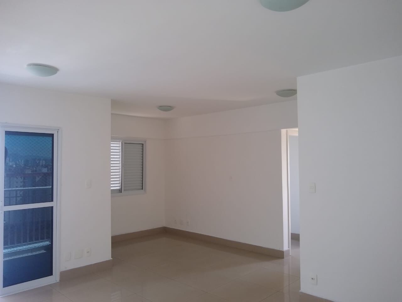 Apartamento à venda com 3 quartos, 72m² - Foto 2