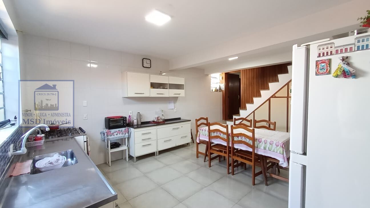 Casa à venda com 3 quartos, 163m² - Foto 6