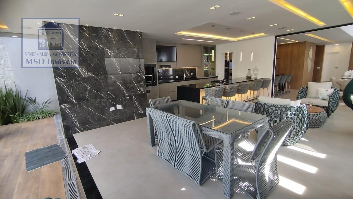 Sobrado à venda com 3 quartos, 330m² - Foto 1