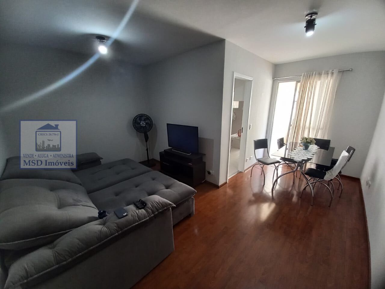 Apartamento à venda com 2 quartos, 68m² - Foto 1