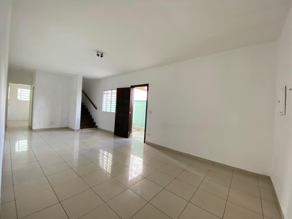 Sobrado à venda com 3 quartos, 110m² - Foto 1