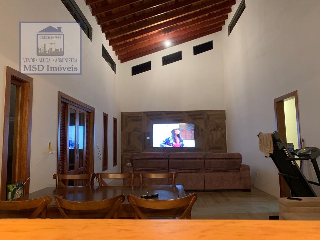 Fazenda à venda com 4 quartos, 1760m² - Foto 2