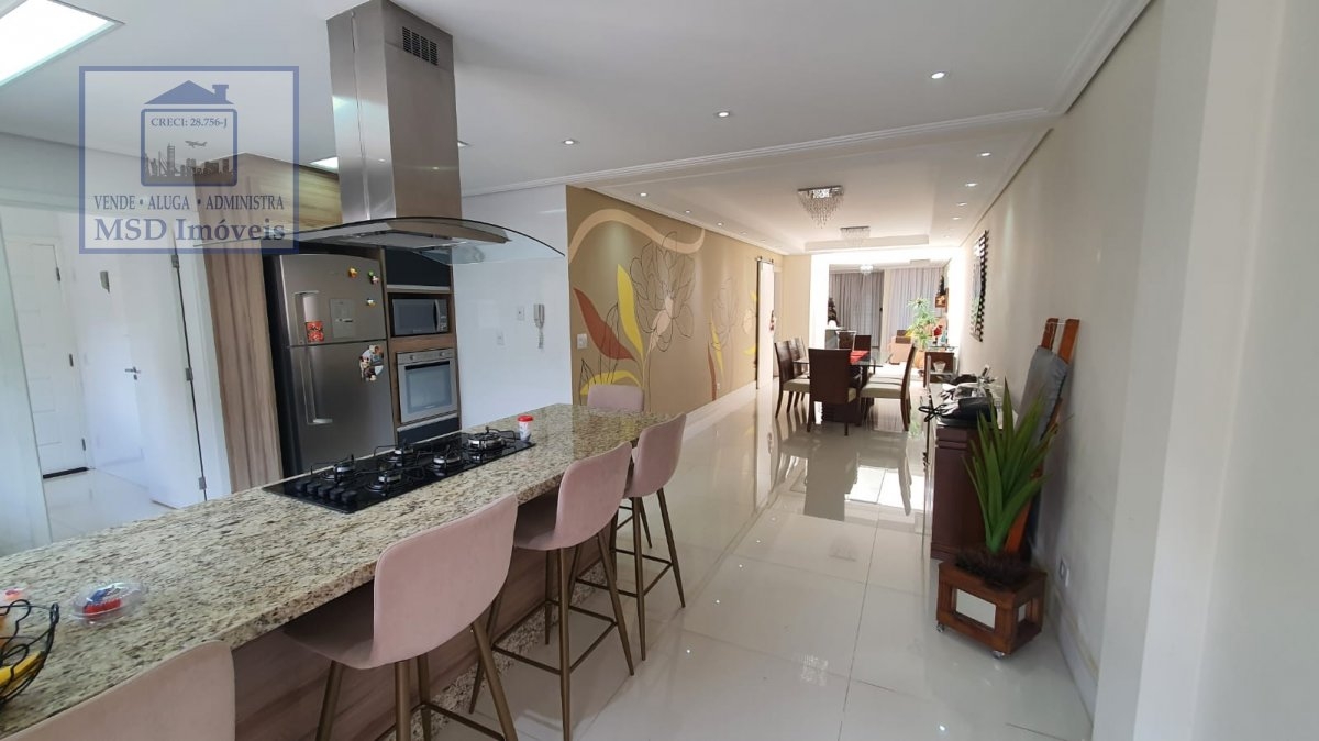 Casa à venda com 3 quartos, 150m² - Foto 1